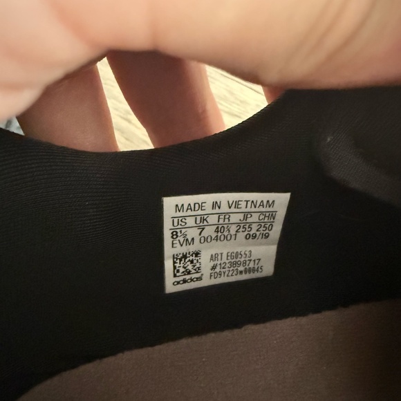 Adidas Ozweego sneakers in Black w/ Purple Accents Size Womens 8.5 - Picture 6 of 9